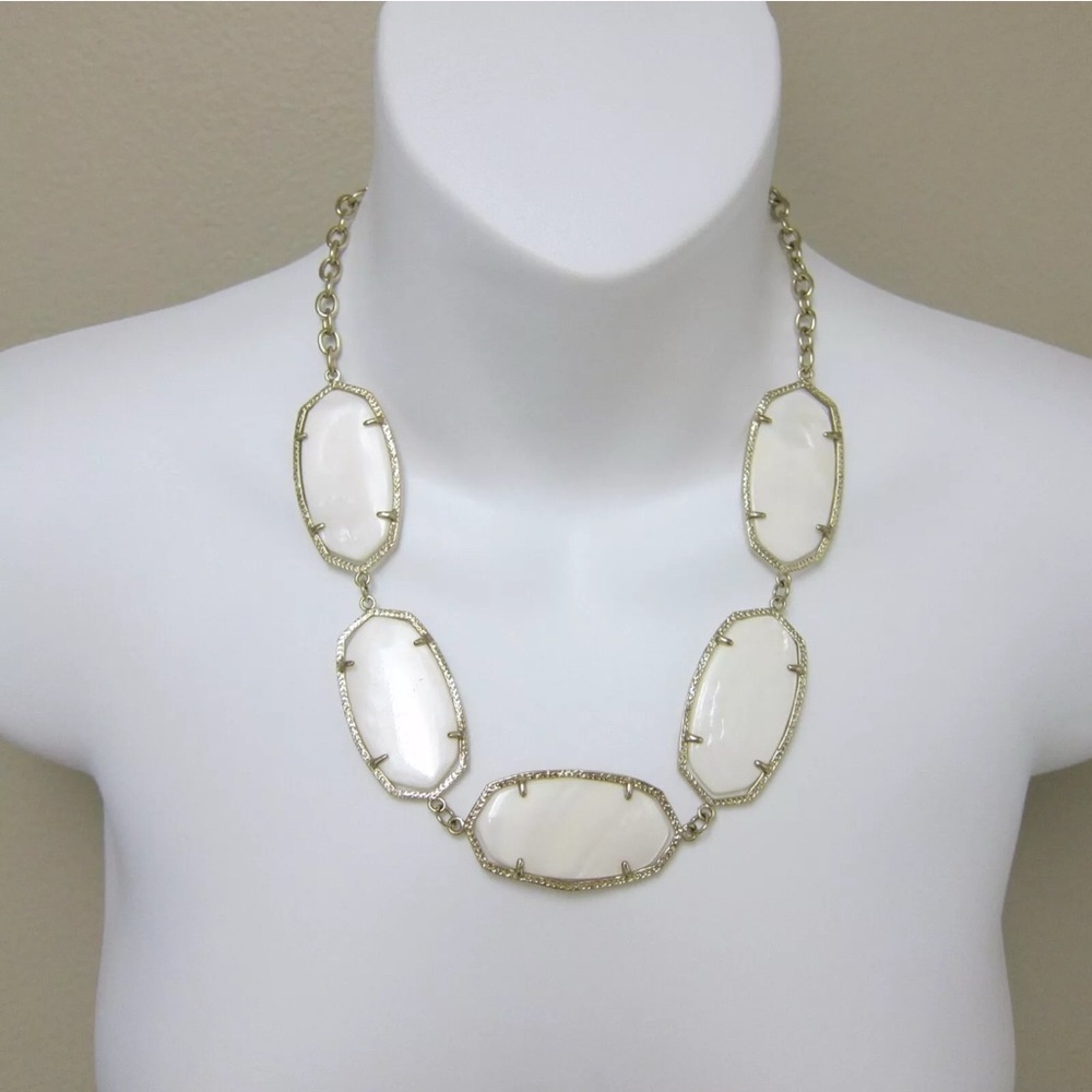 ✨ Kendra Scott Valencia Statement Necklace – White Mother of Pearl | Retired ✨ - Picture 4 of 9
